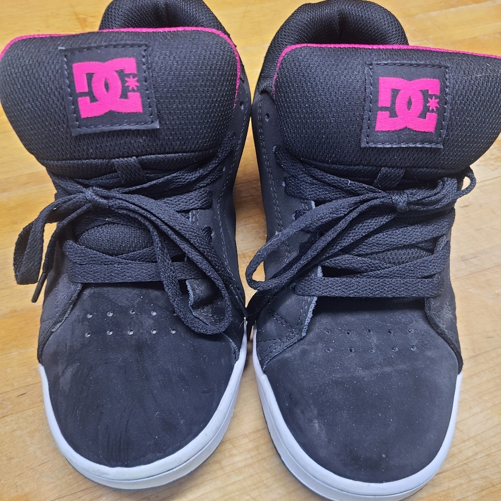 Womens DC Skate Shoes - barely worn